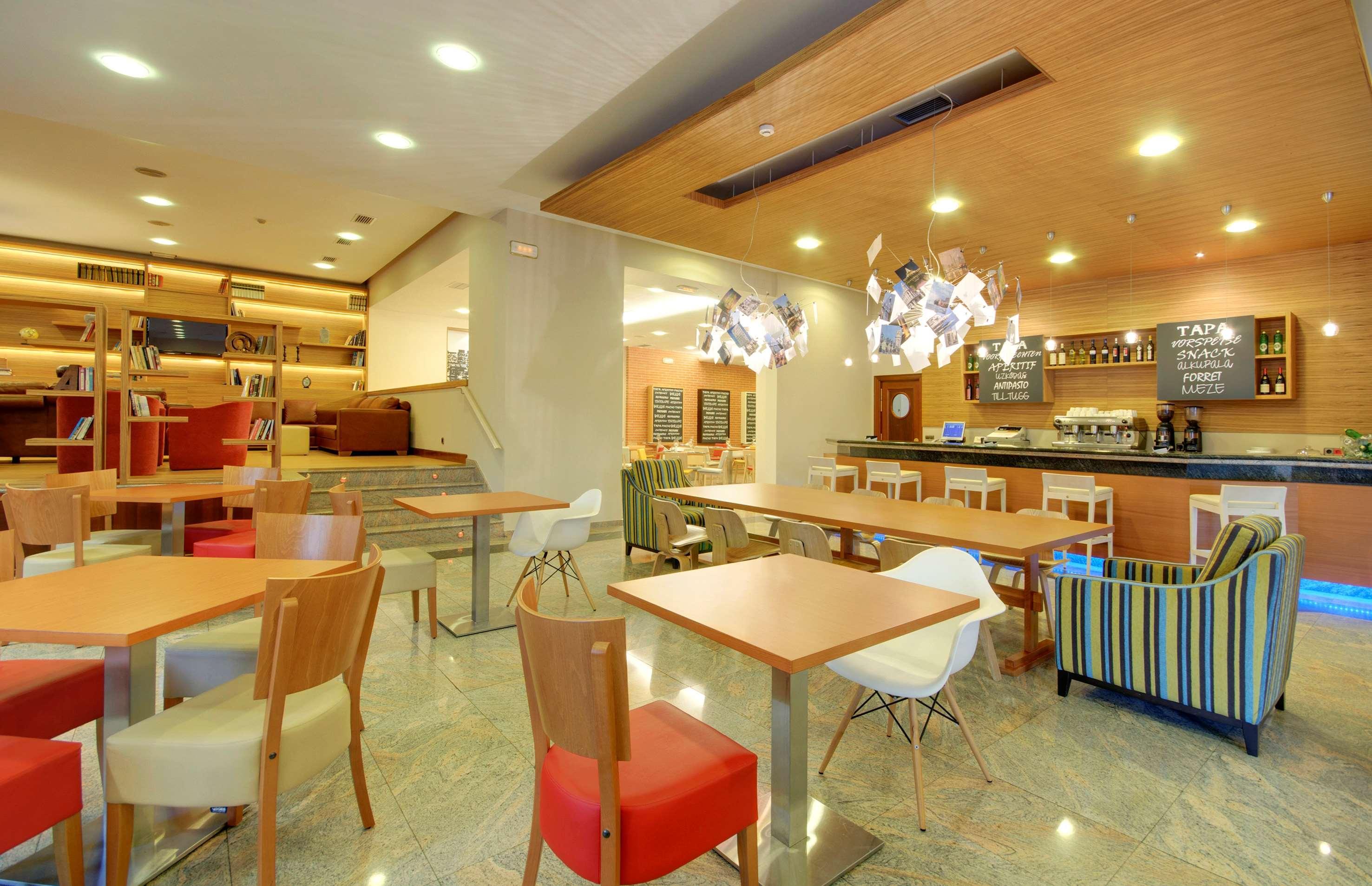 Hotel Santiago Plaza Affiliated By Melia Santiago de Compostela Restaurant photo